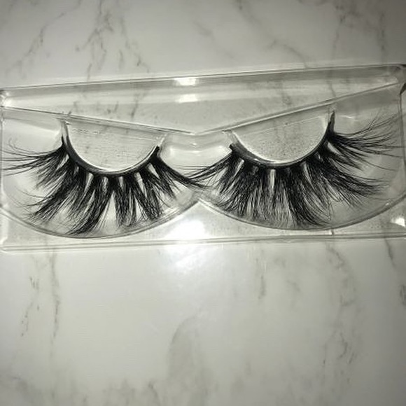 Soft, fluffy Mink lashes! $10 only - Picture 4 of 6